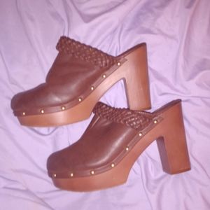 Slide on backless clogs